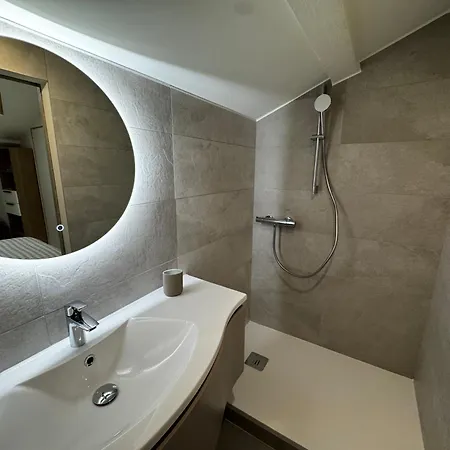 Saint-amour - Centre - Et Salle De Bain Wc Privee - Cuisine Partagee