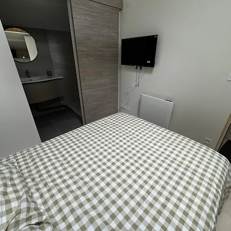 Homestay Saint-amour - Centre - Et Salle De Bain Wc Privee - Cuisine Partagee Anse