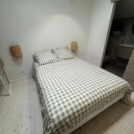 Saint-amour - Centre - Et Salle De Bain Wc Privee - Cuisine Partagee Homestay *