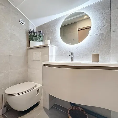 Homestay Saint-amour - Centre - Et Salle De Bain Wc Privee - Cuisine Partagee